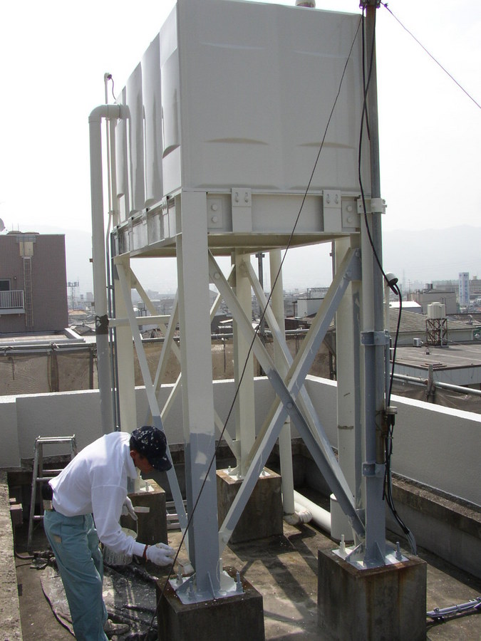 東大阪市のマンションで給水タンク塗装