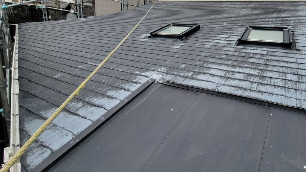 カラーベスト屋根高圧洗浄完了